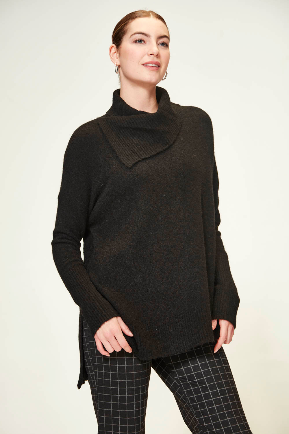 Brianna Sweater - Black - Sweater VERGE