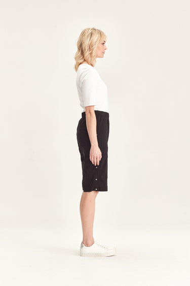 Acrobat Rolled Short - Black - Short VERGE