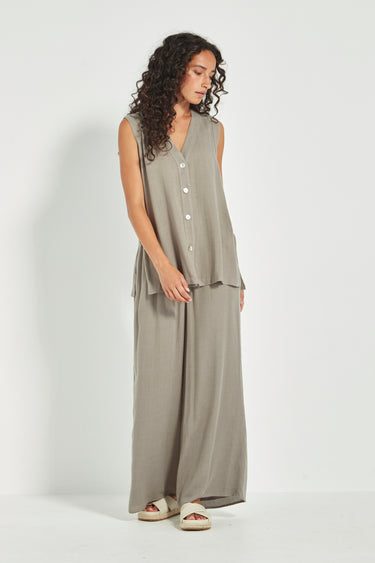 Cayman Vest - Green Tea - Vest VERGE